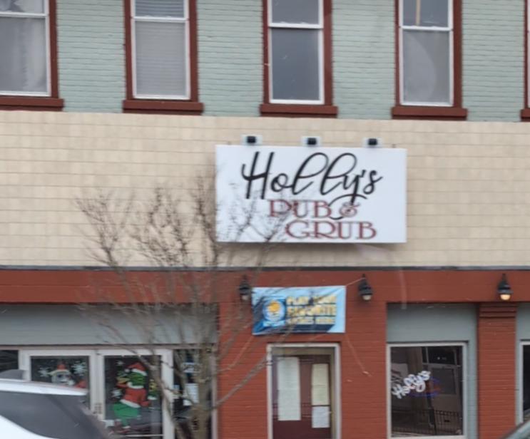 Holly's Pub & Grub